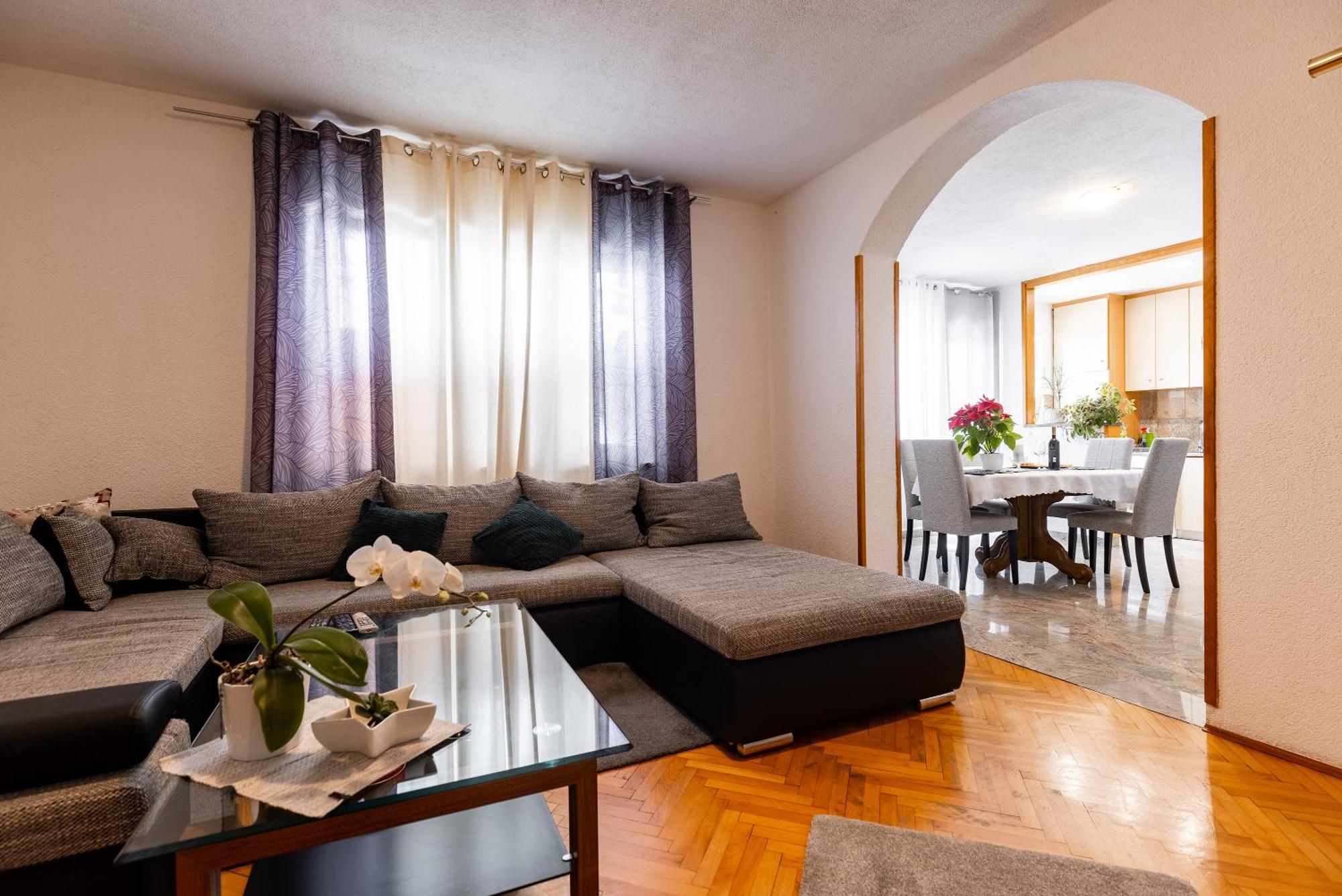 Apartman Nora Omiš Exterior foto